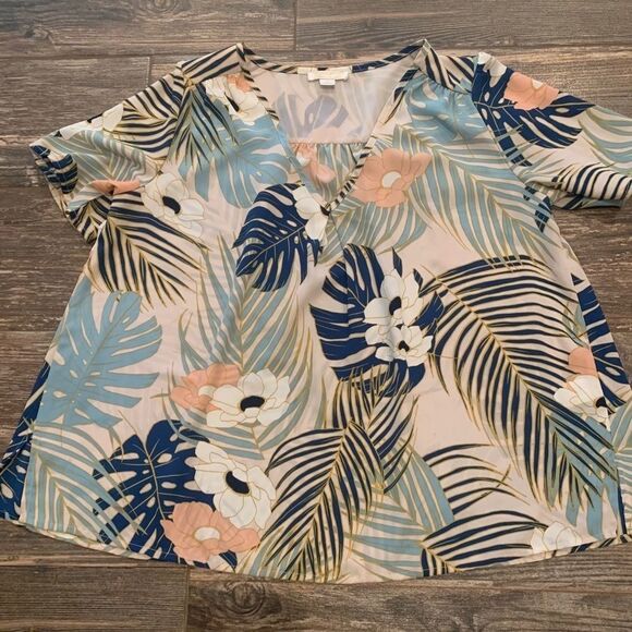 Resort wear! Flowyfloral, v-neck Short sleeve Top Small - Picture 1 of 5